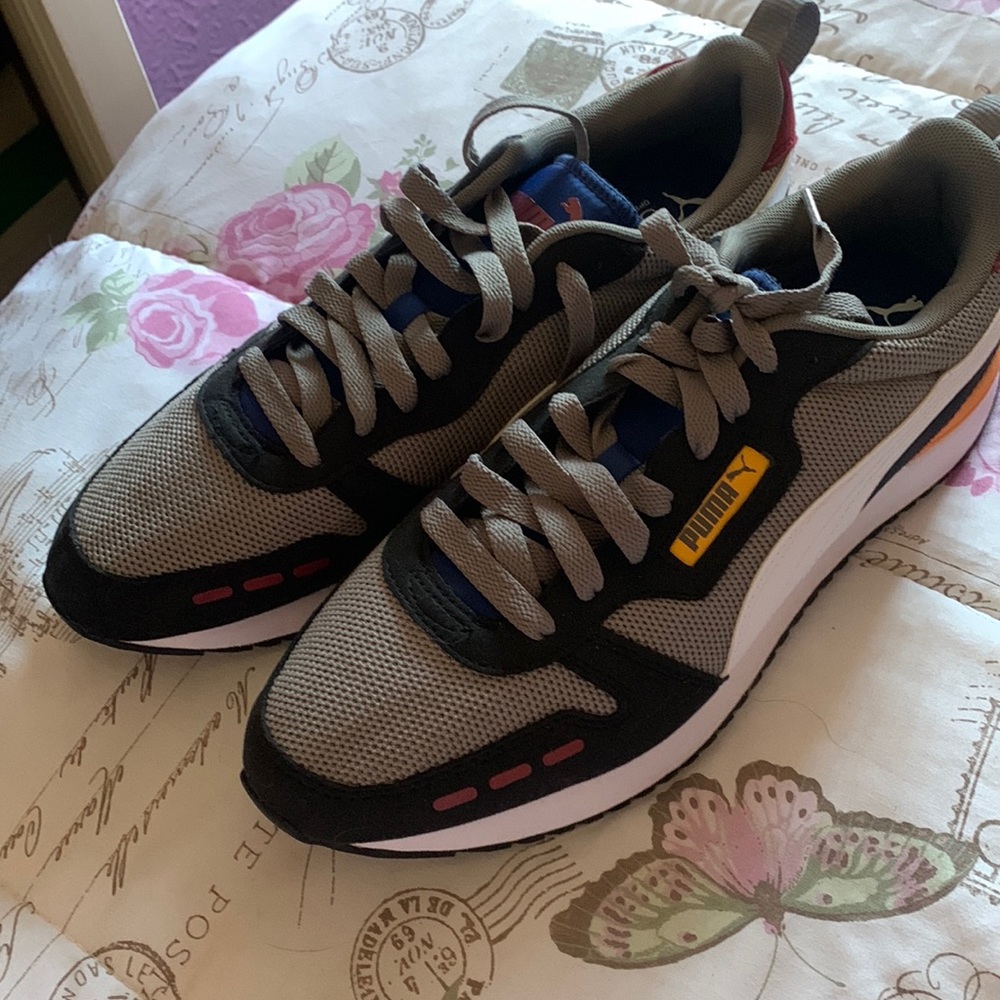Mens Puma never worn!!